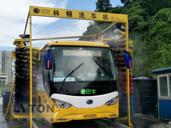 “讓出行更美好”東部公交EBUS選擇林頓大型通道式全自動大巴洗車機