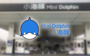 三十年煉化經(jīng)驗(yàn),高清潔定制油品！小海豚Mini Dolphin油站選擇lyton龍門往復(fù)式全自動(dòng)洗車機(jī)